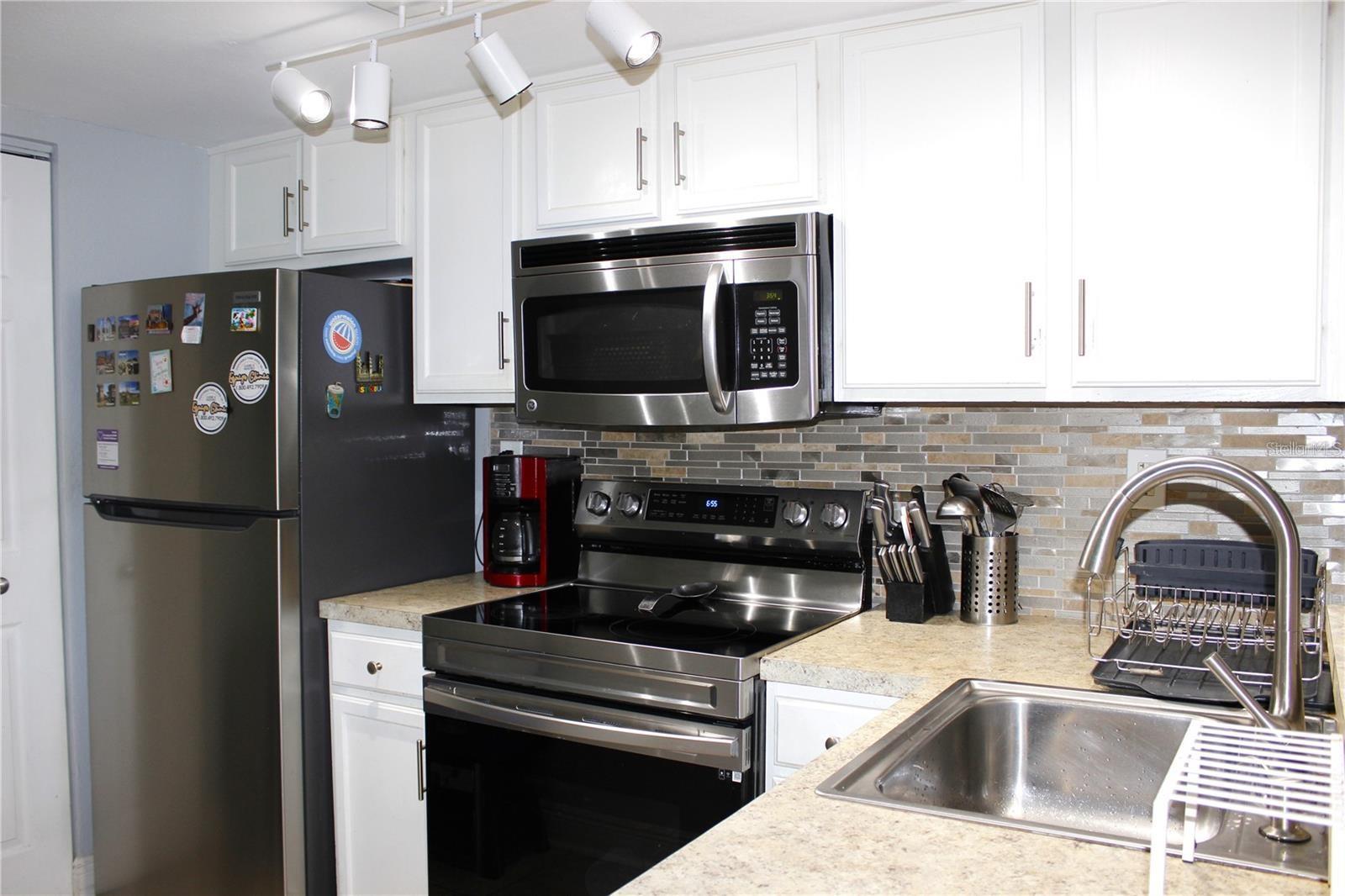 Image 15 of 17 For 3809 Lake Drive 238
