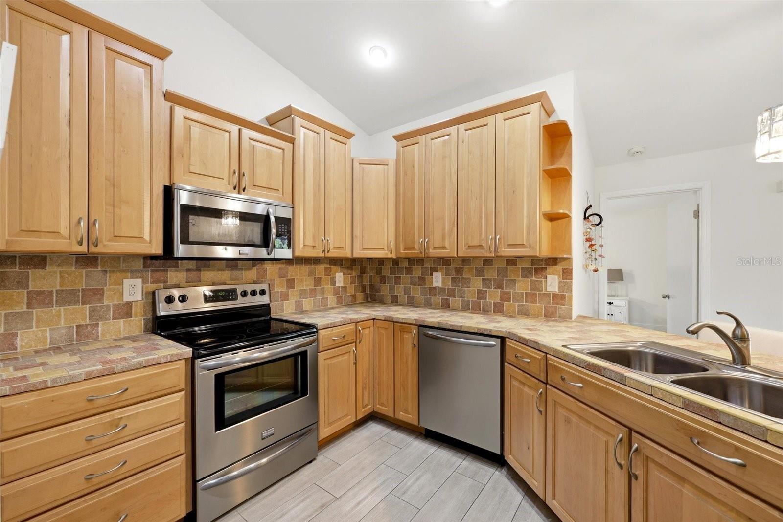 Image 10 of 32 For 10975 96th Street