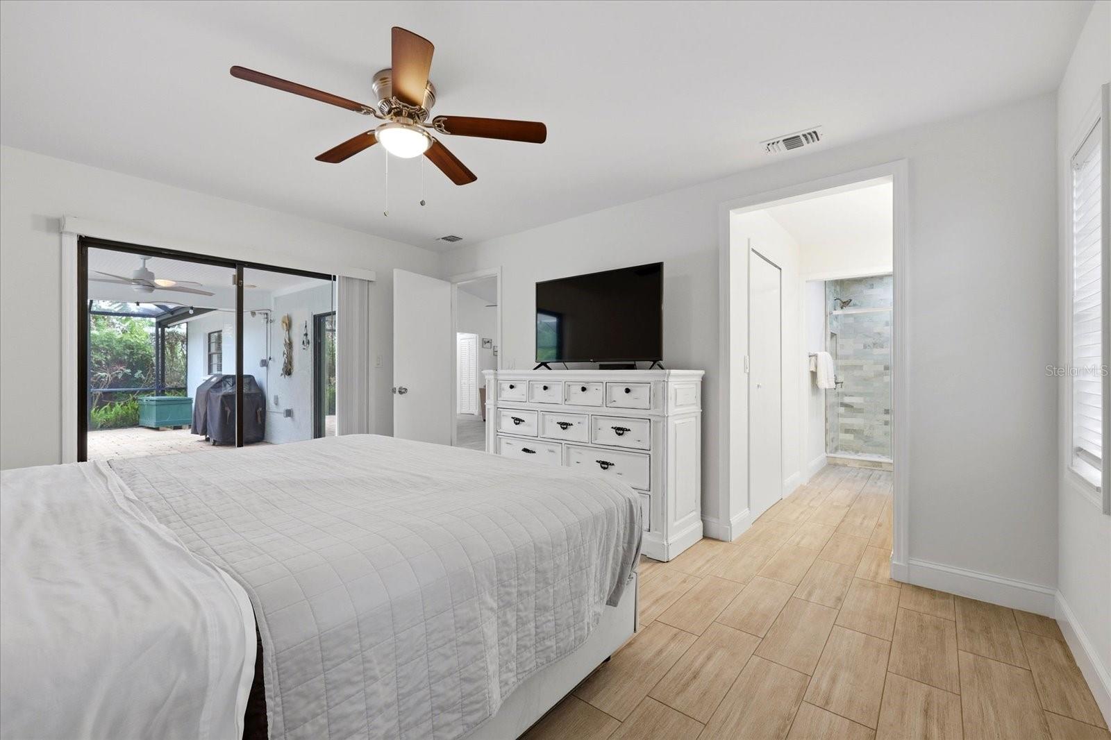 Image 14 of 32 For 10975 96th Street