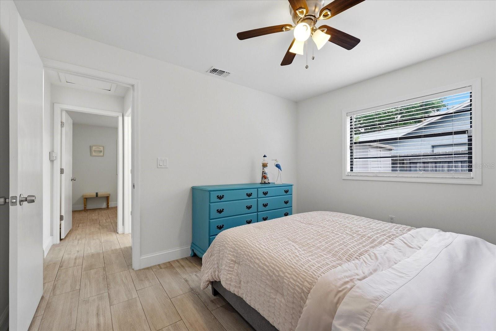 Image 21 of 32 For 10975 96th Street