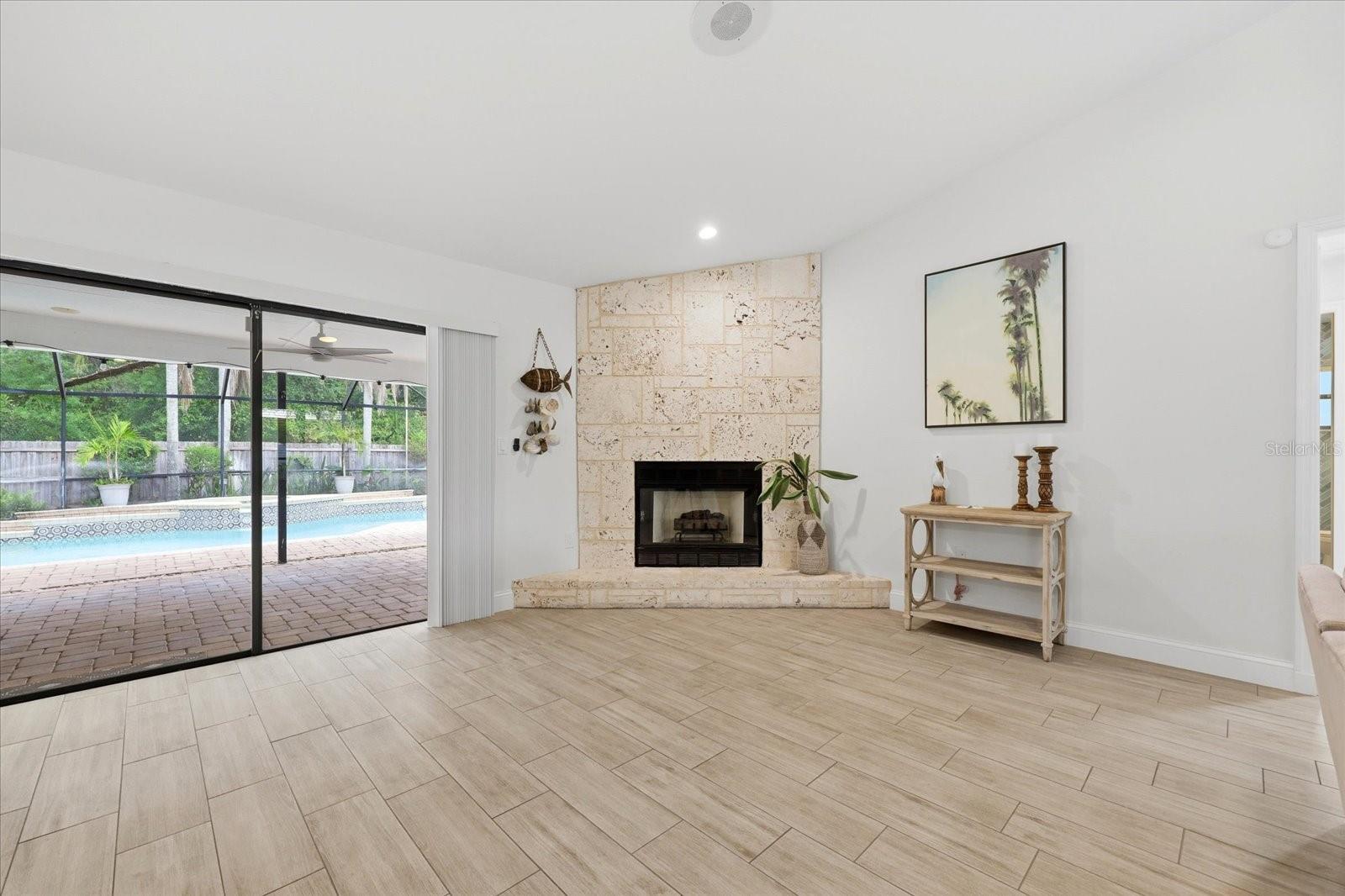 Image 4 of 32 For 10975 96th Street