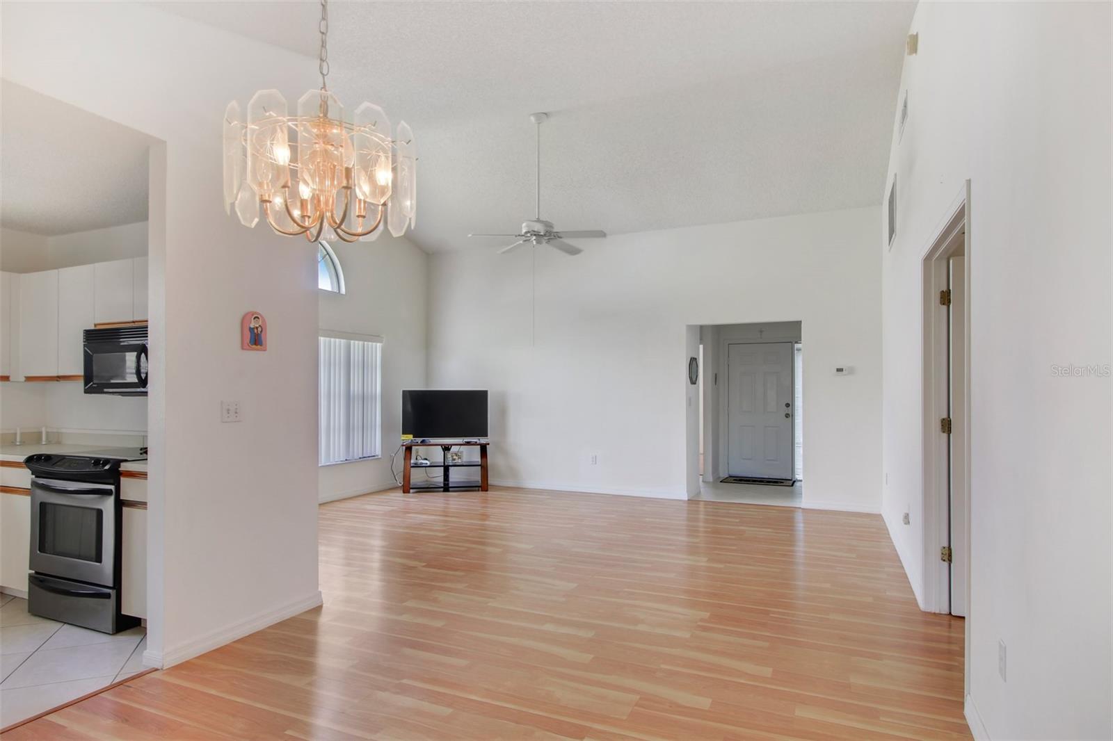 Image 11 of 30 For 4229 Brentwood Park Circle