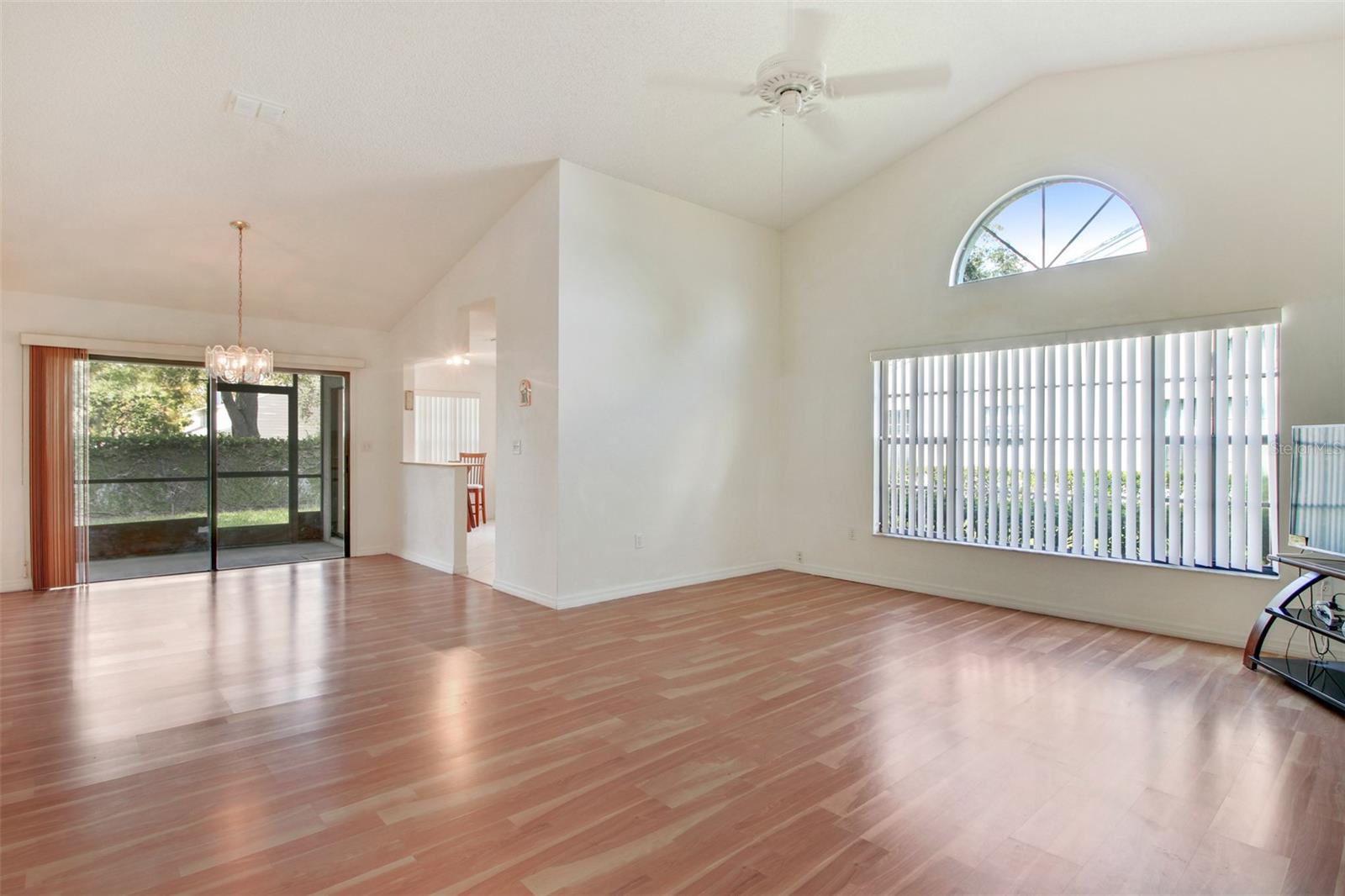 Image 6 of 30 For 4229 Brentwood Park Circle
