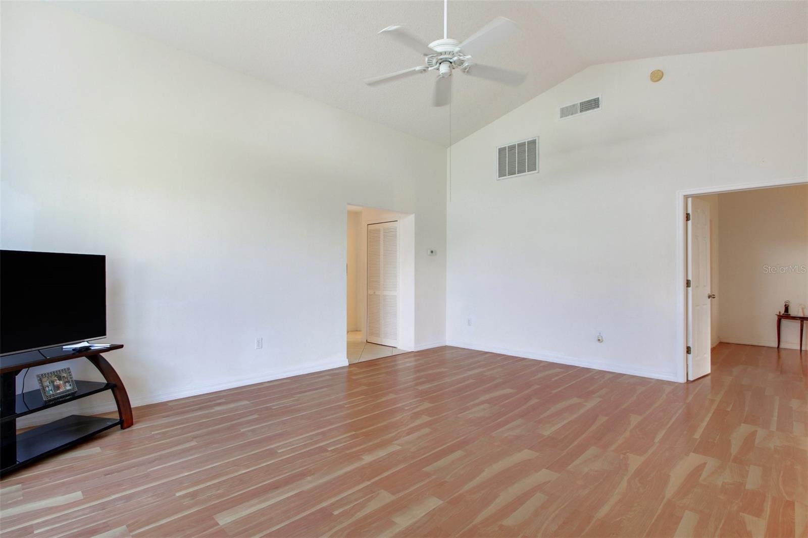 Image 8 of 30 For 4229 Brentwood Park Circle