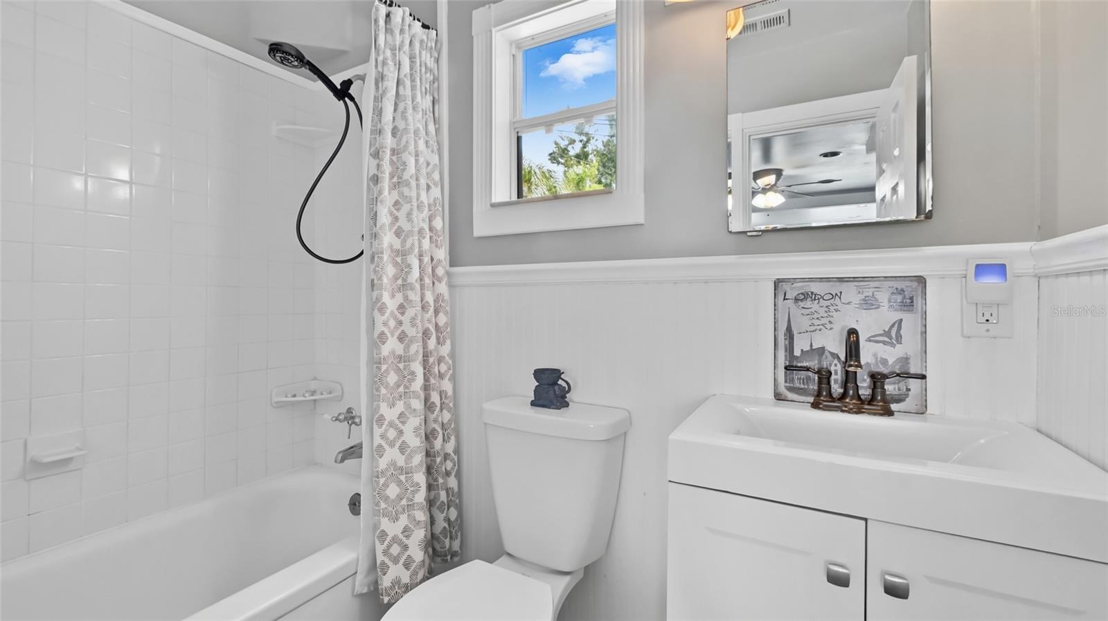 Image 15 of 36 For 3727 38th Street N