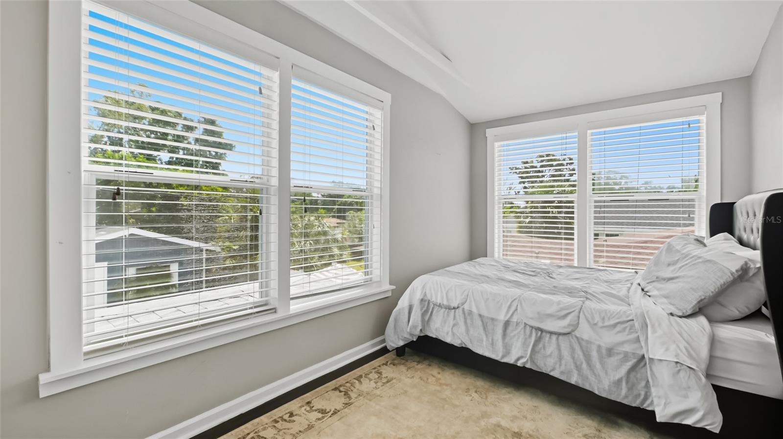 Image 18 of 36 For 3727 38th Street N