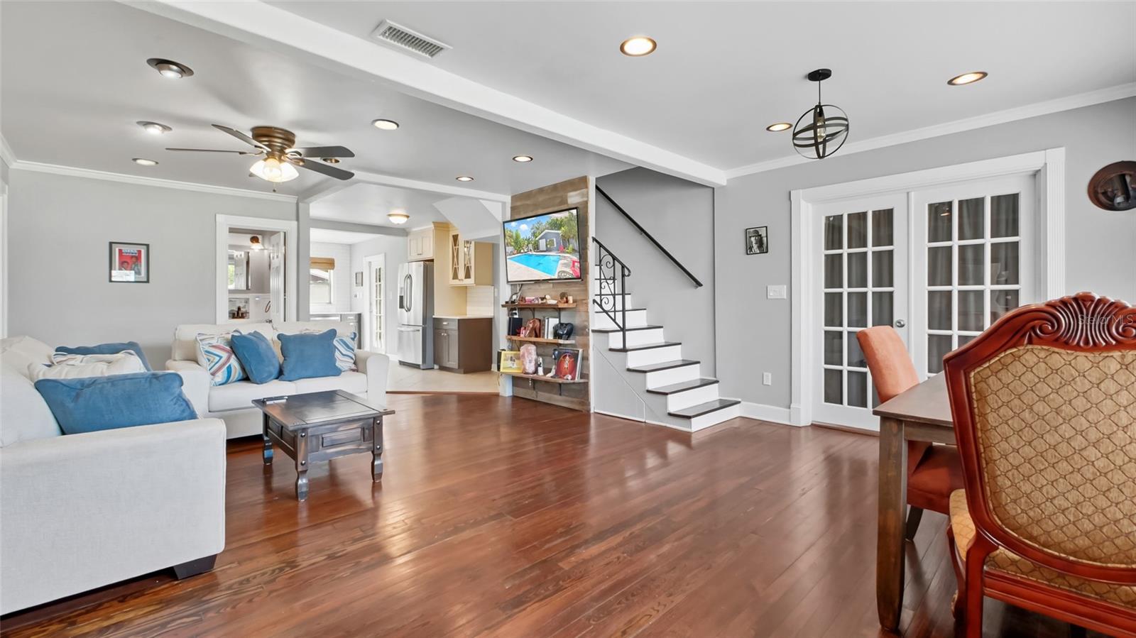 Image 3 of 36 For 3727 38th Street N