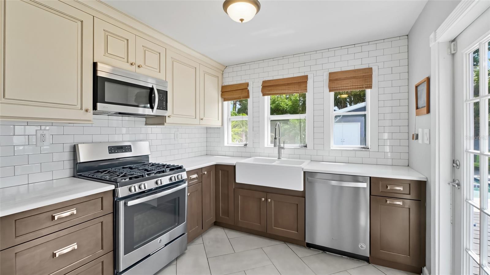 Image 7 of 36 For 3727 38th Street N