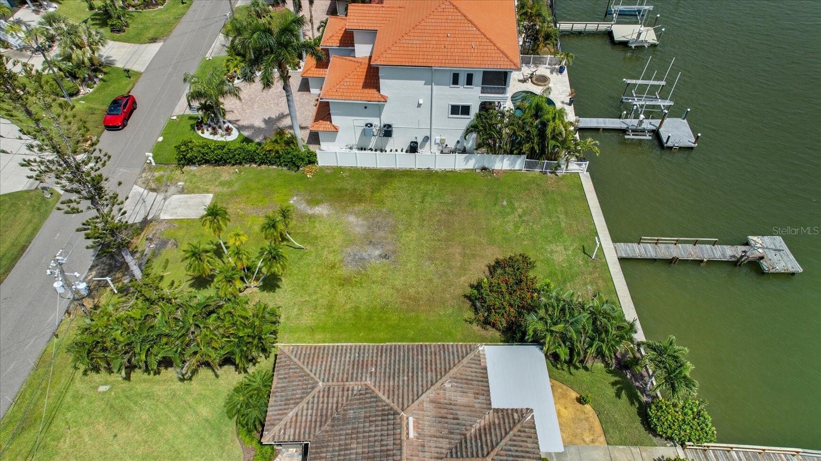 Image 13 of 25 For 16325 Redington Drive