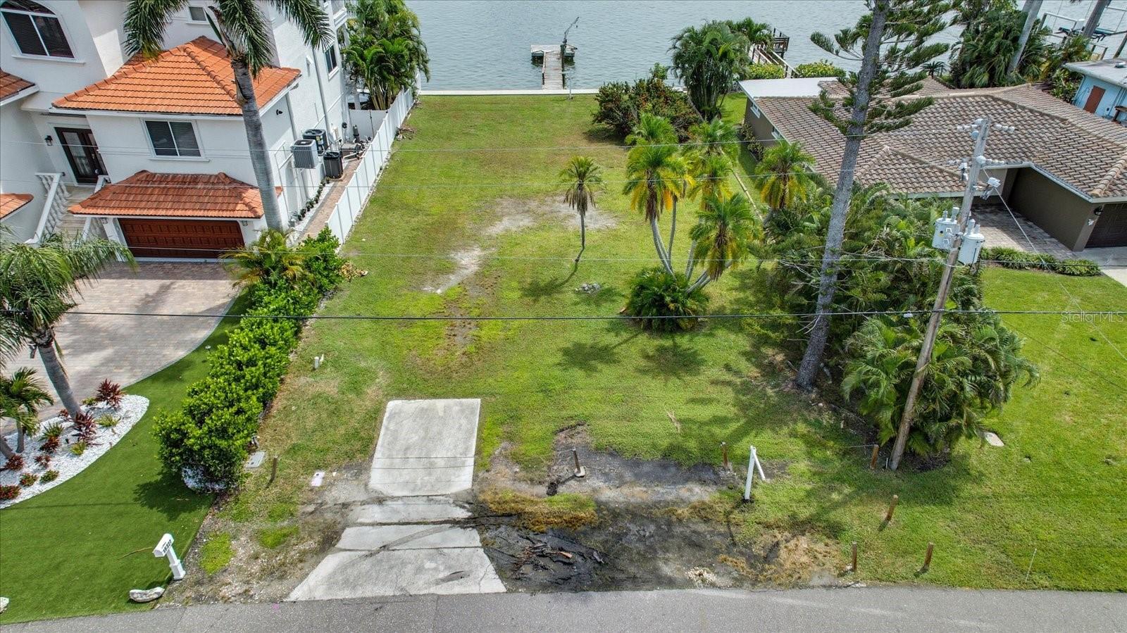 Image 18 of 25 For 16325 Redington Drive