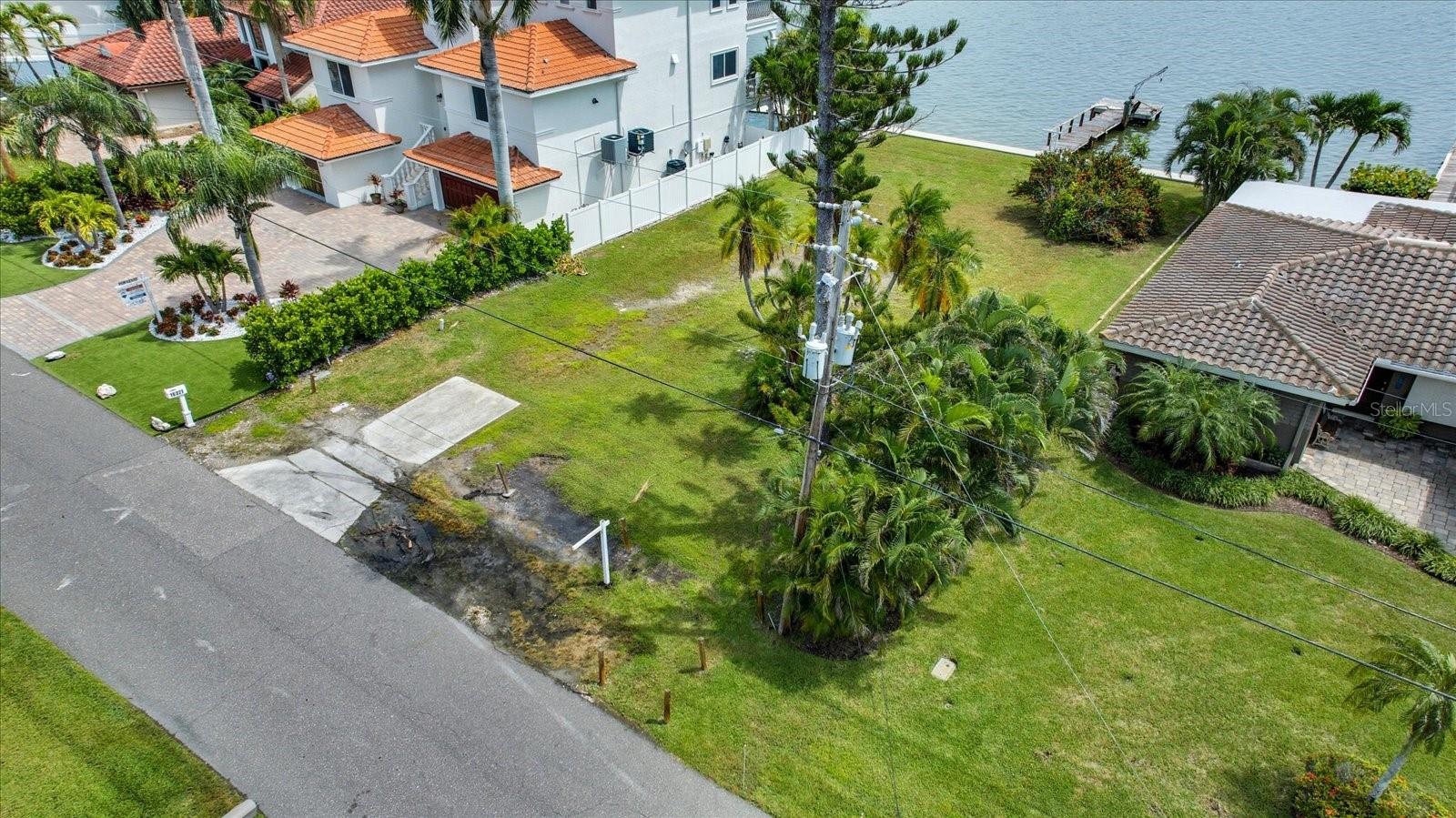 Image 19 of 25 For 16325 Redington Drive