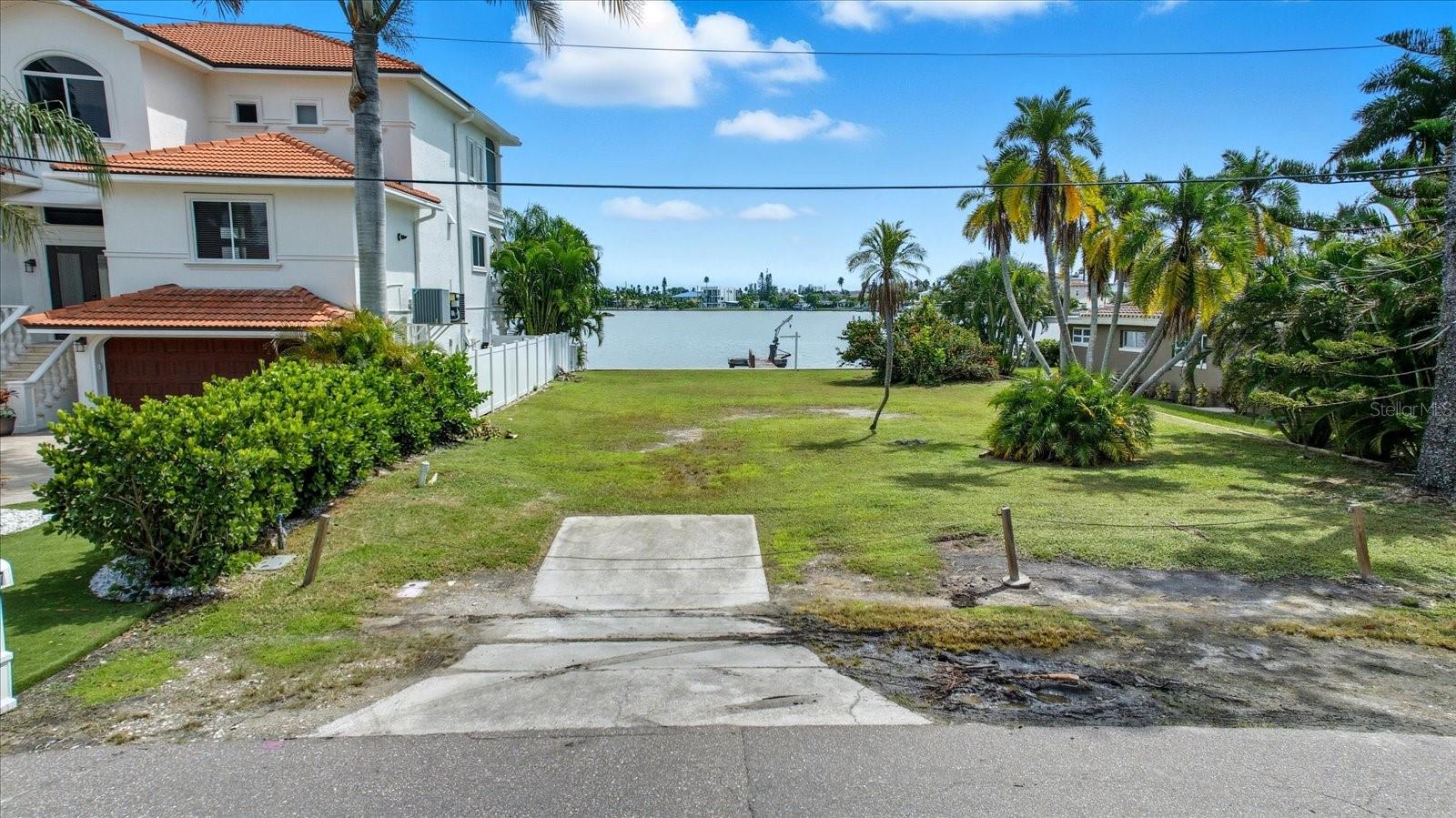 Image 24 of 25 For 16325 Redington Drive