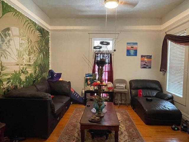 Image 6 of 17 For 317 Frances Avenue