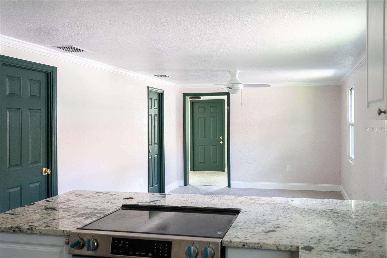 Image 10 of 32 For 215 22nd Street W