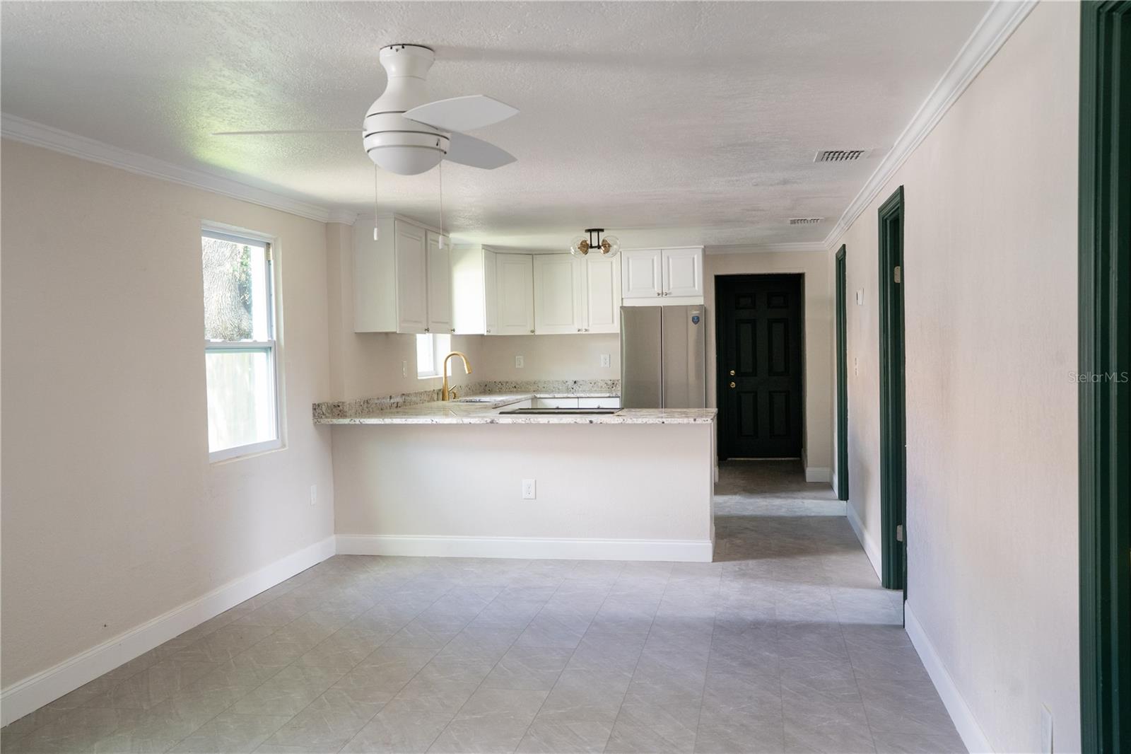 Image 11 of 32 For 215 22nd Street W