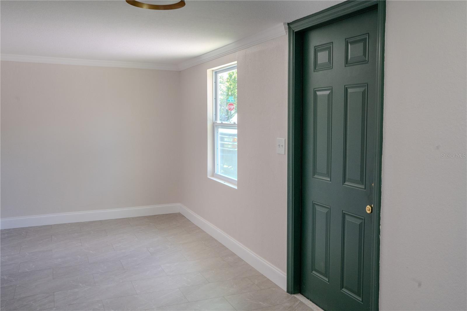 Image 27 of 32 For 215 22nd Street W