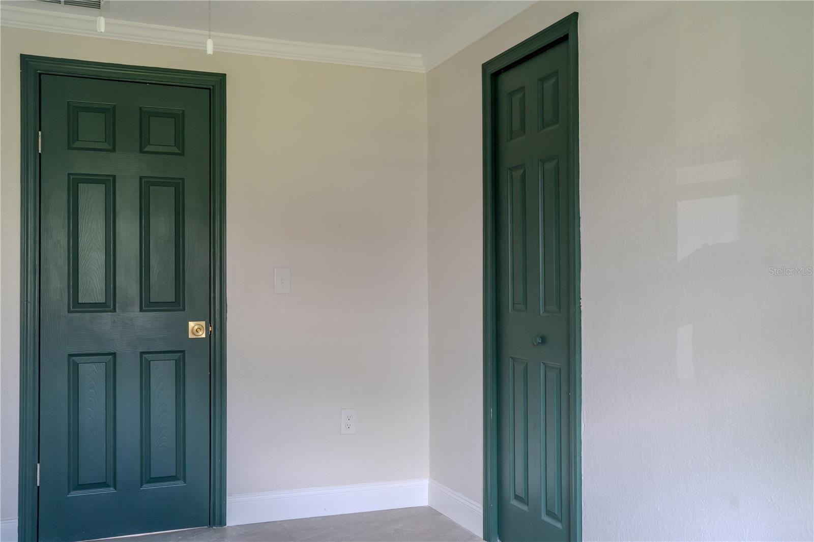 Image 28 of 32 For 215 22nd Street W