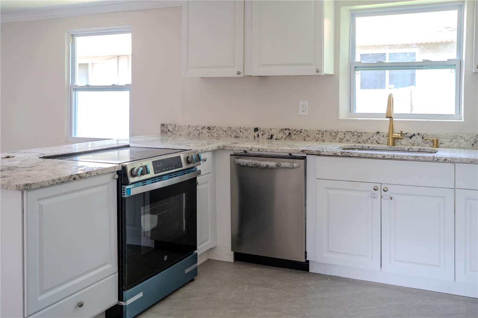 Image 7 of 32 For 215 22nd Street W
