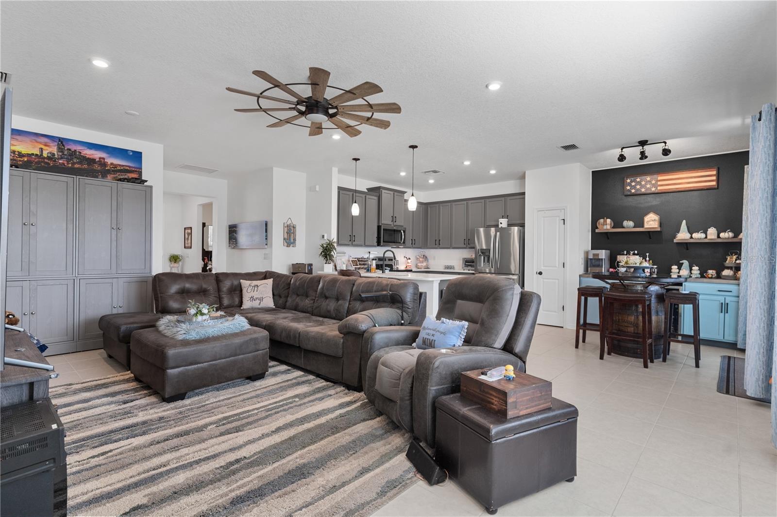 Image 18 of 19 For 1253 Old Windsor Way