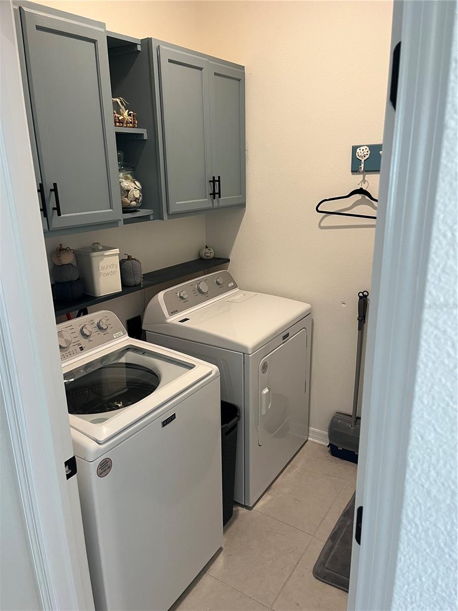 Image 5 of 19 For 1253 Old Windsor Way