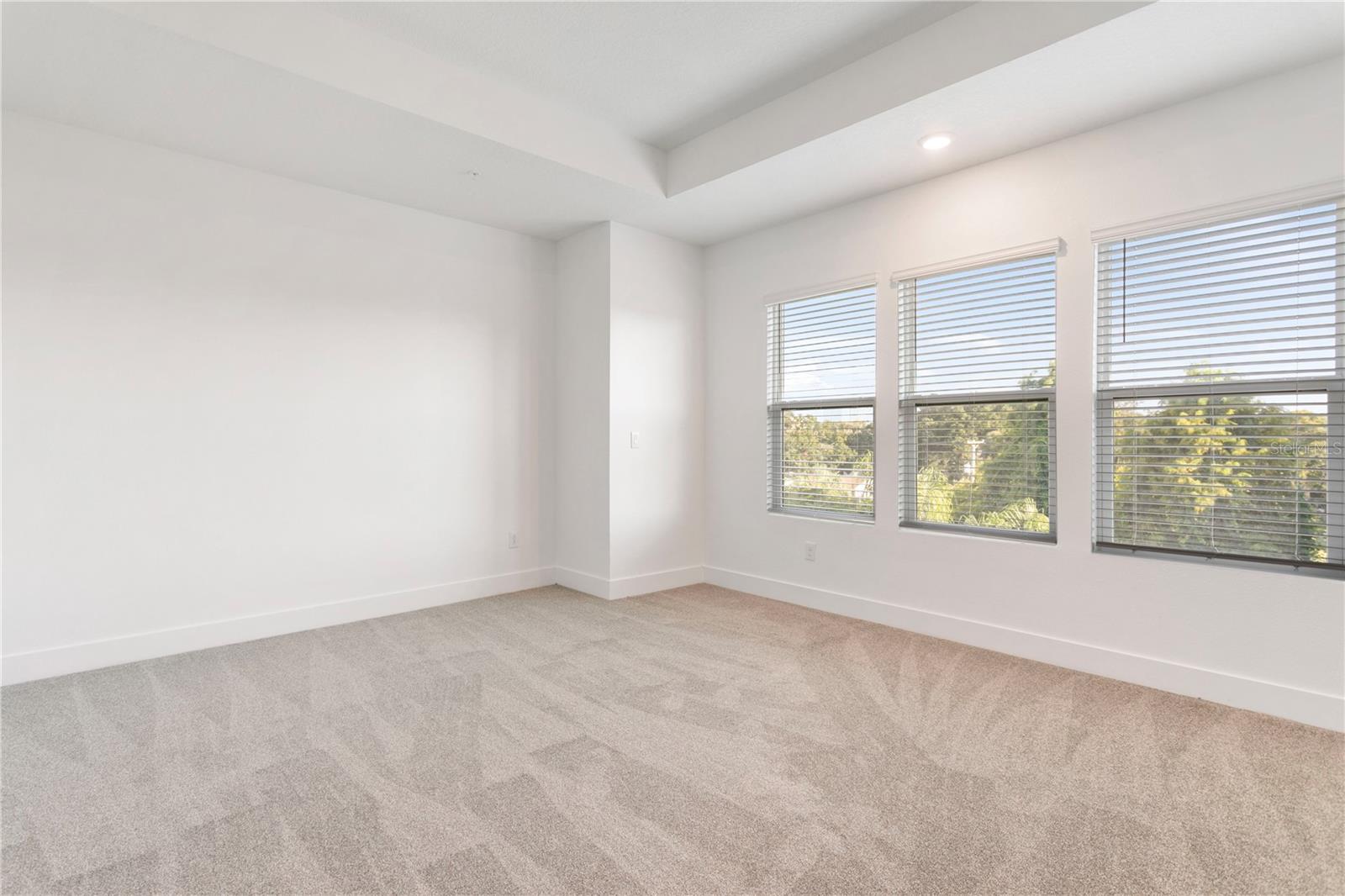 Image 18 of 44 For 2511 Grady Avenue 41