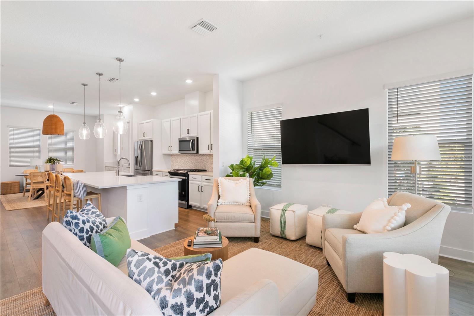 Image 2 of 44 For 2511 Grady Avenue 41