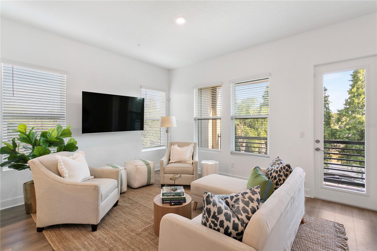 Image 4 of 44 For 2511 Grady Avenue 41