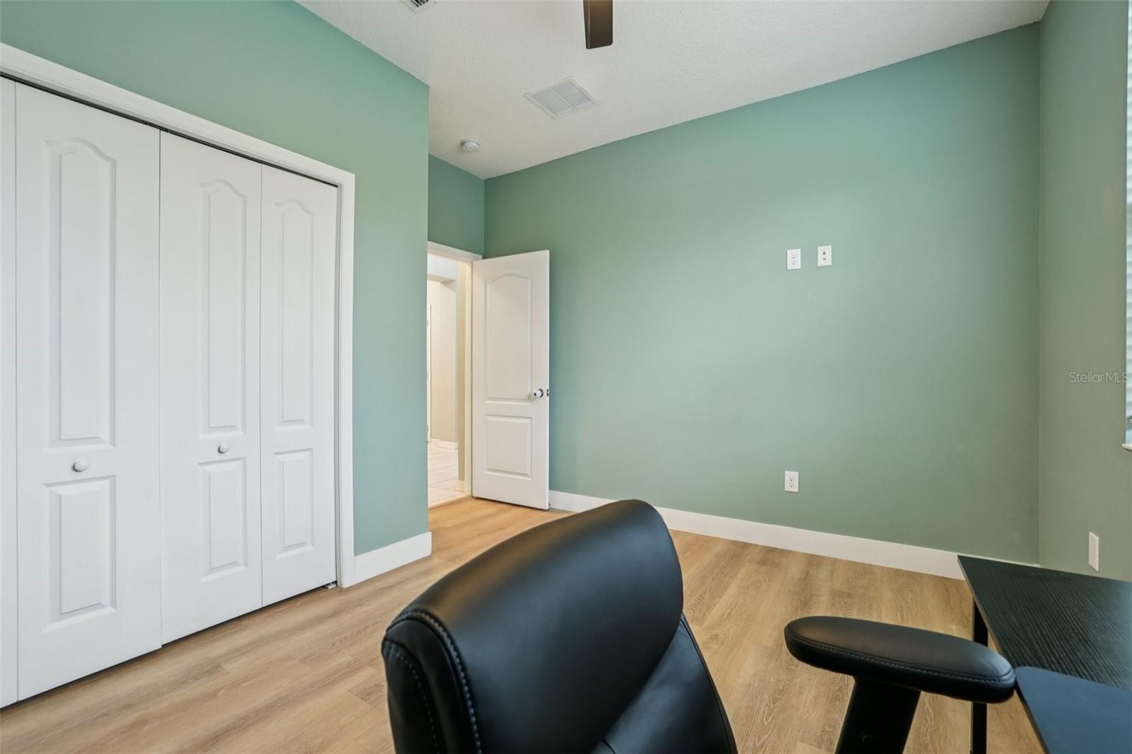 Image 10 of 32 For 1380 Clear Brook Place