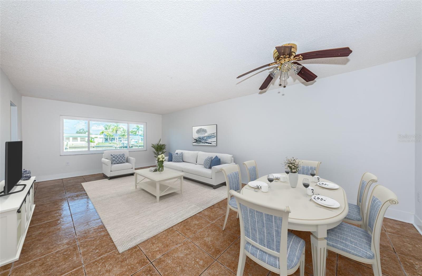 Image 6 of 40 For 4725 Cove Circle 109