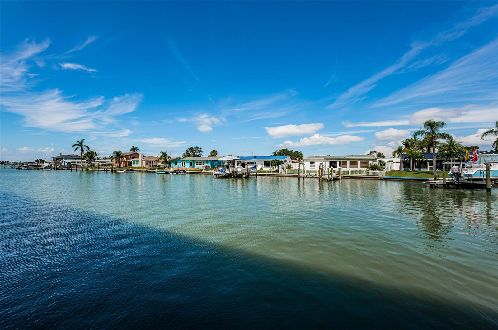Image 8 of 40 For 4725 Cove Circle 109