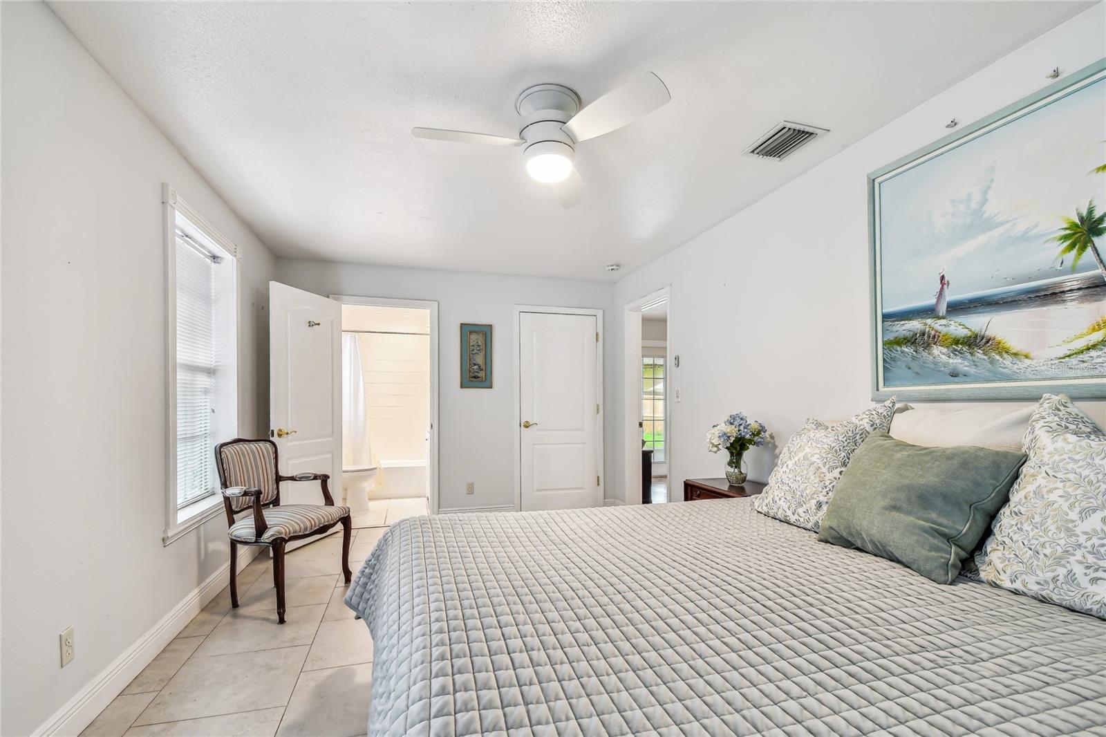 Image 10 of 17 For 1300 Farragut Drive N