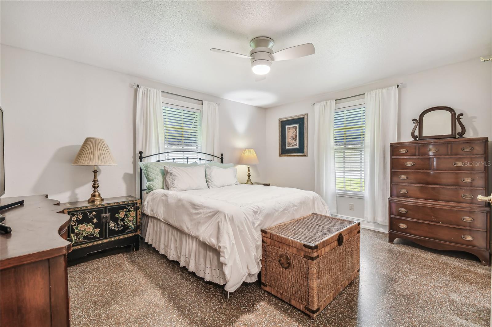 Image 12 of 17 For 1300 Farragut Drive N