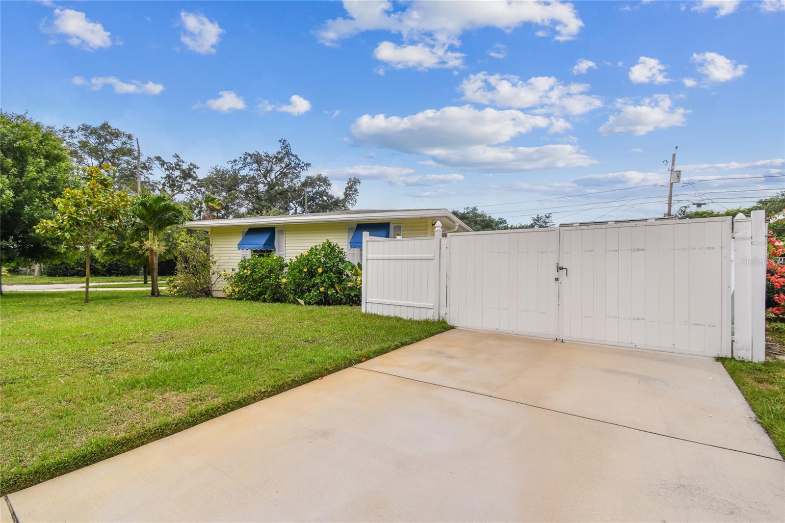 Image 17 of 17 For 1300 Farragut Drive N
