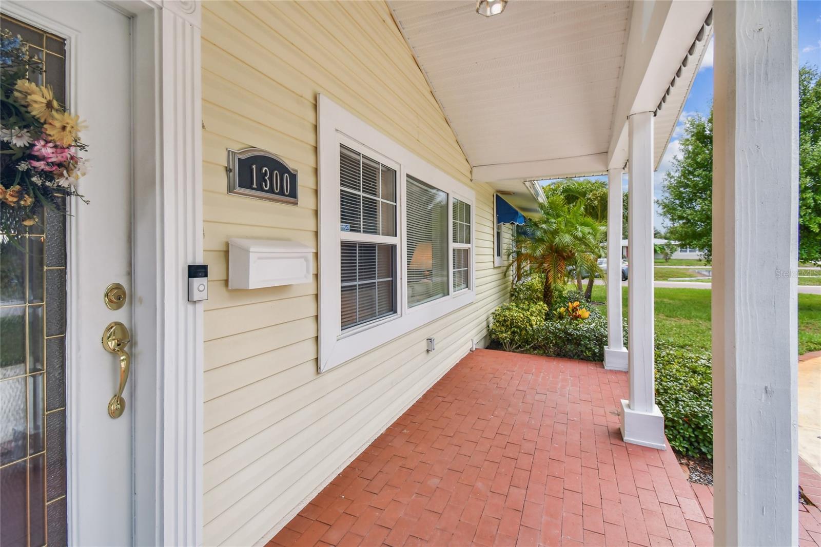 Image 2 of 17 For 1300 Farragut Drive N