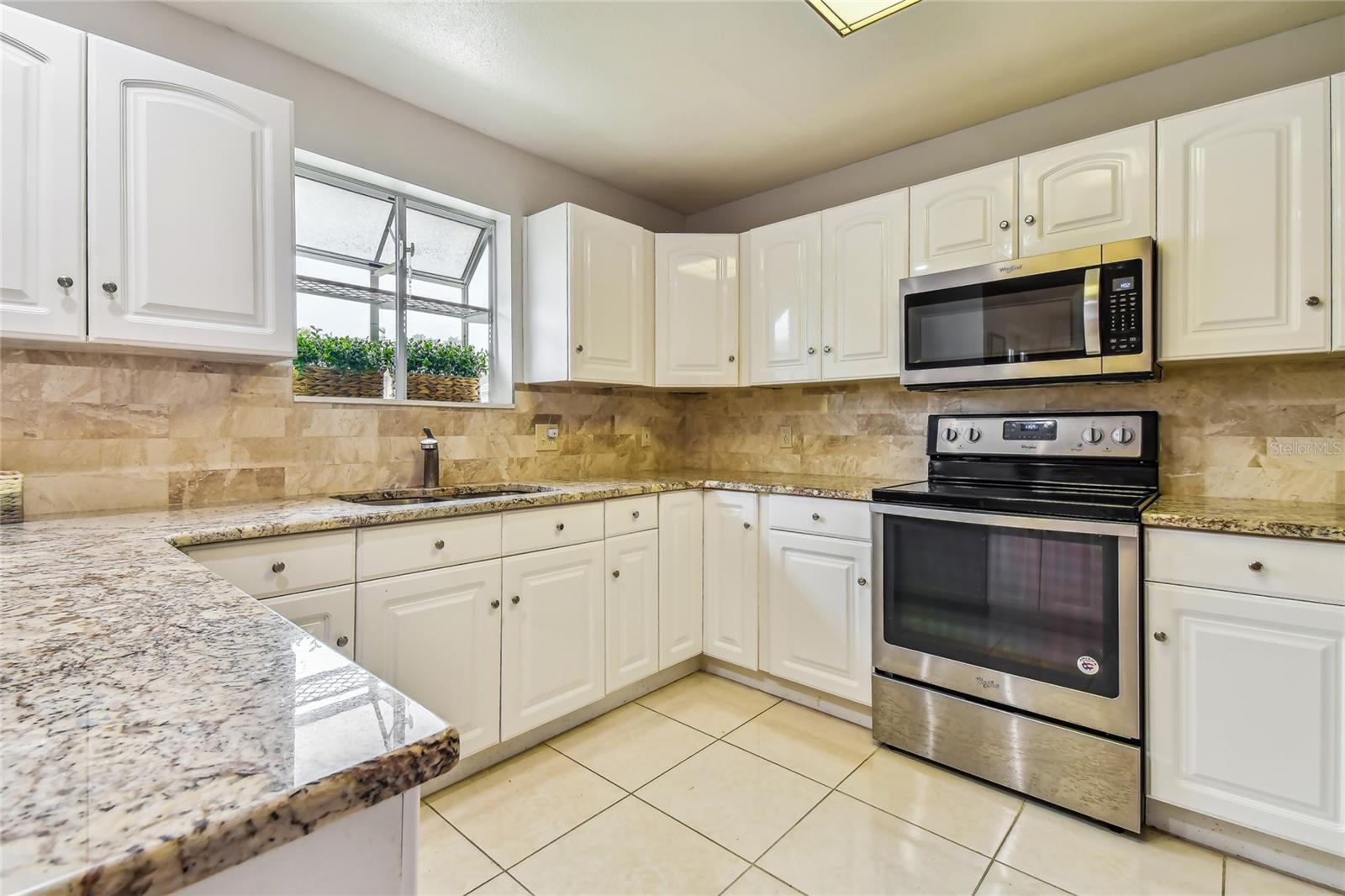 Image 4 of 17 For 1300 Farragut Drive N