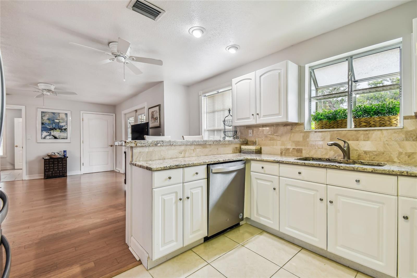 Image 9 of 17 For 1300 Farragut Drive N