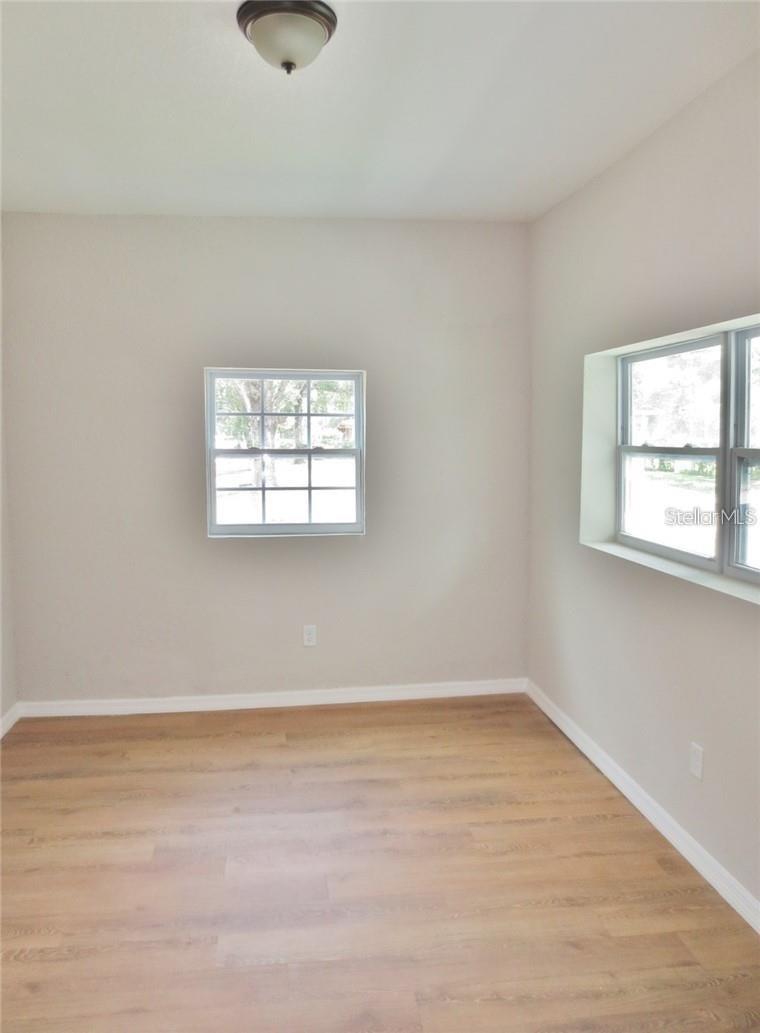 Image 7 of 31 For 2424 18th Avenue