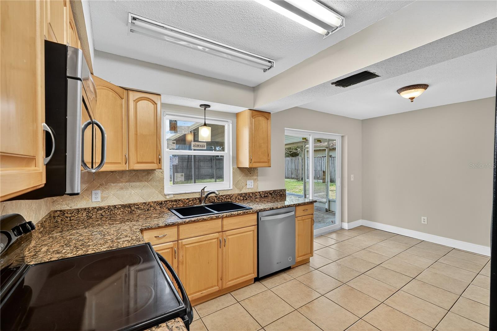 Image 10 of 39 For 14532 Sioux Avenue