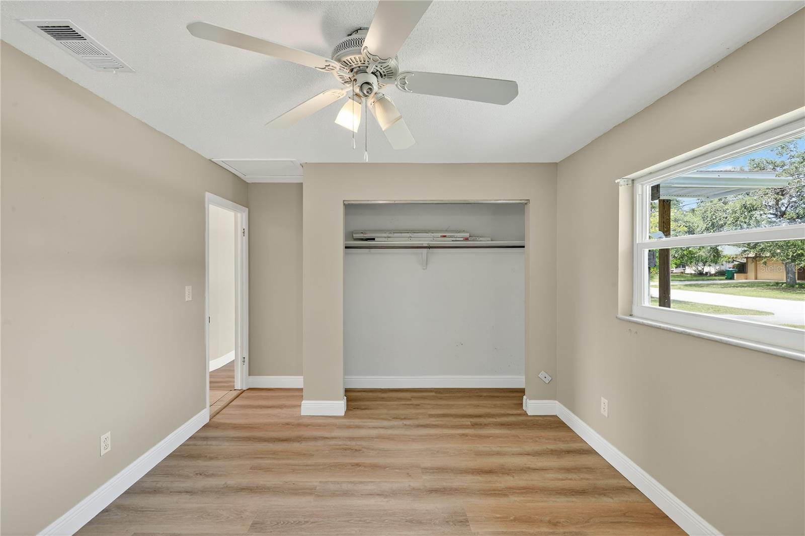 Image 15 of 39 For 14532 Sioux Avenue