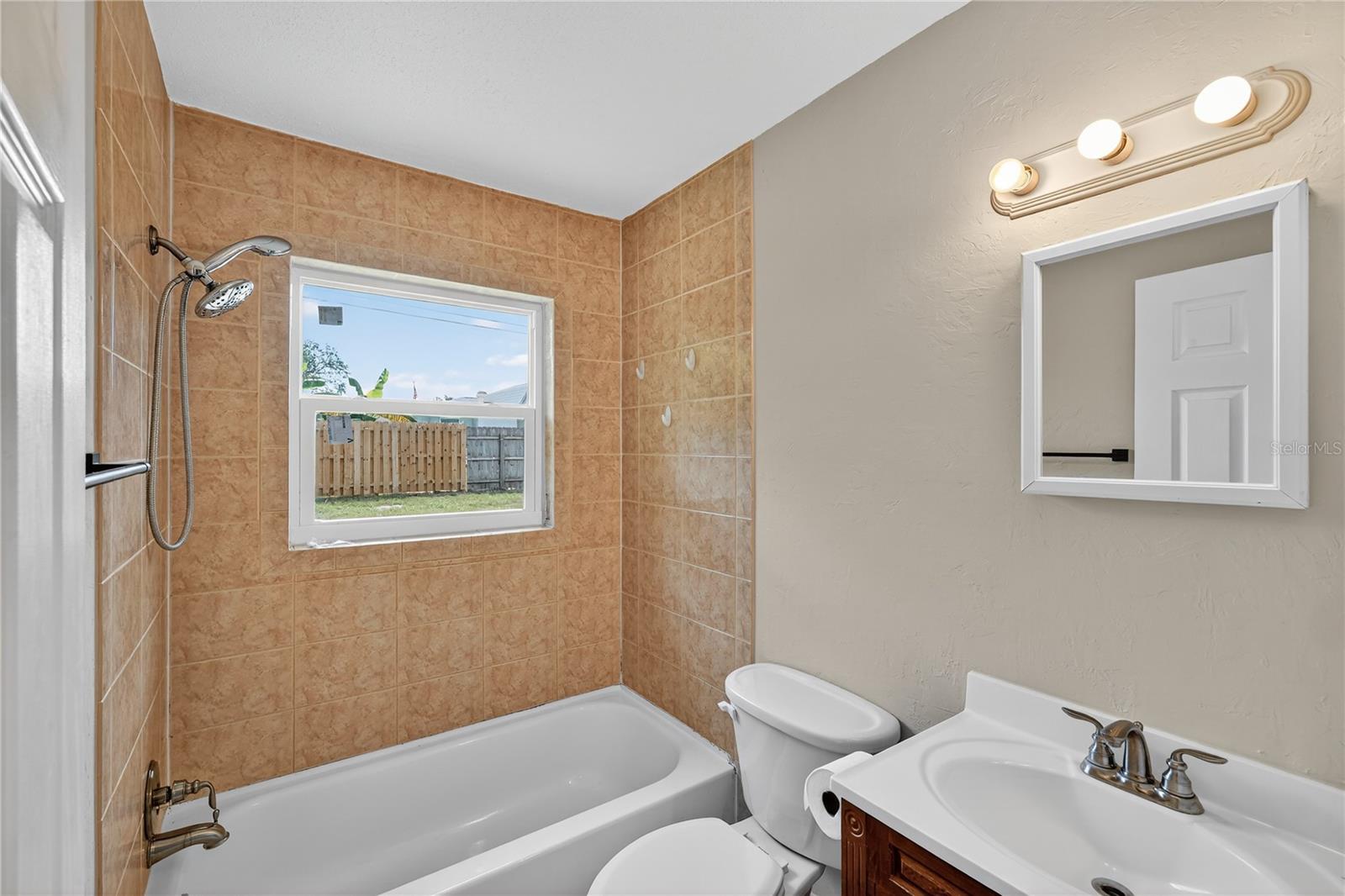 Image 16 of 39 For 14532 Sioux Avenue
