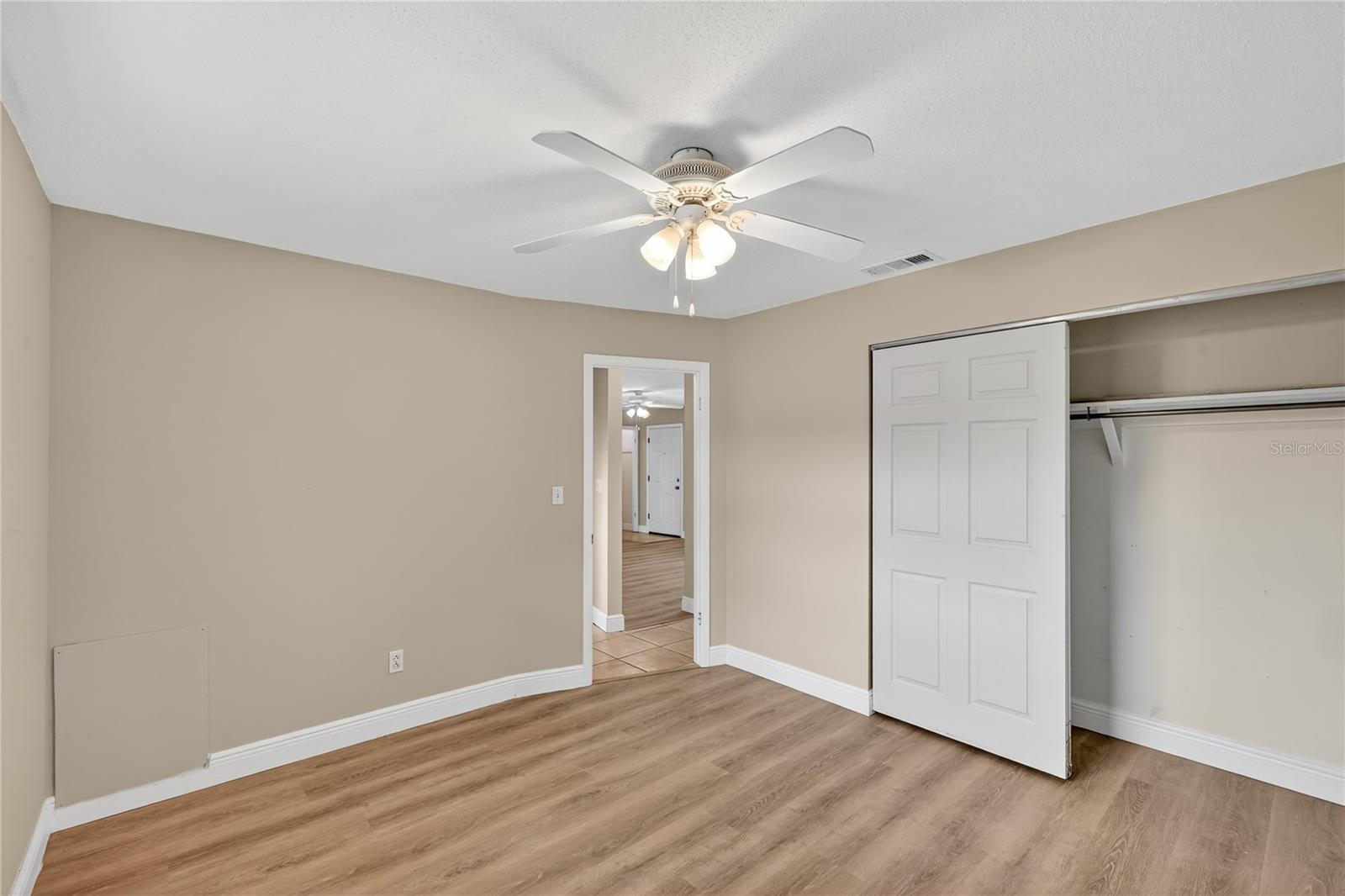 Image 19 of 39 For 14532 Sioux Avenue