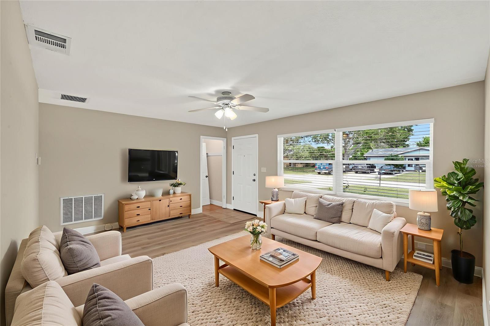 Image 2 of 39 For 14532 Sioux Avenue