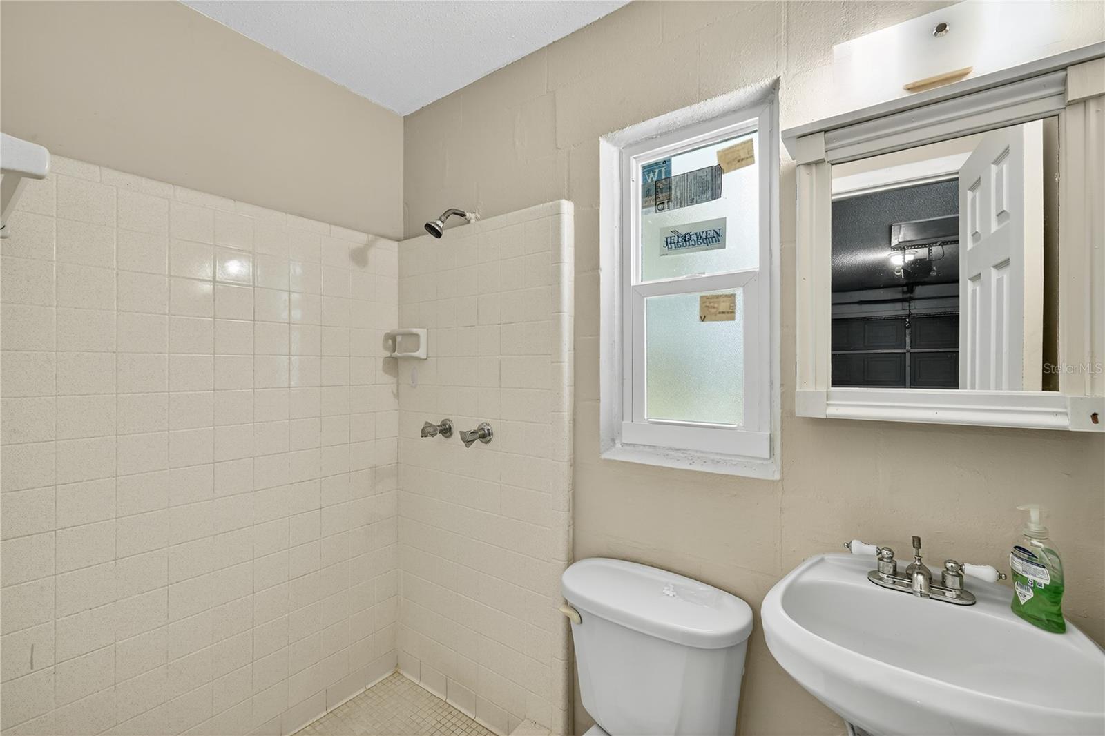 Image 20 of 39 For 14532 Sioux Avenue