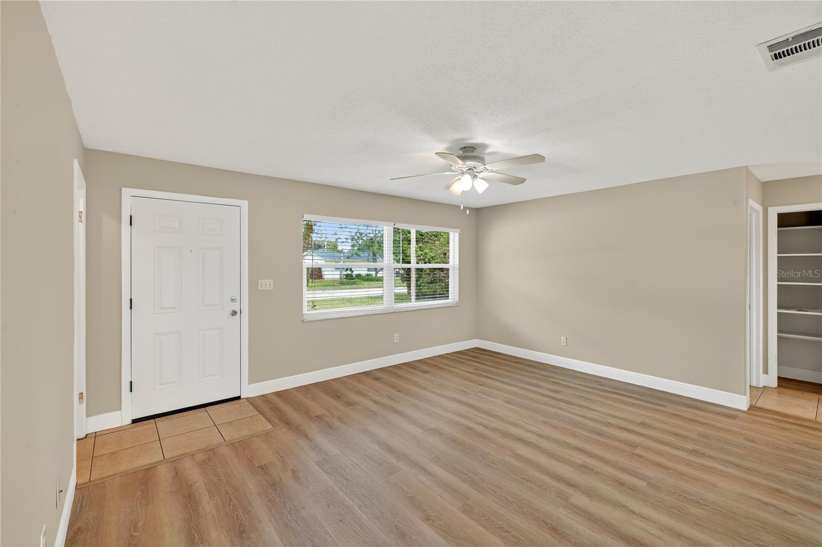 Image 3 of 39 For 14532 Sioux Avenue