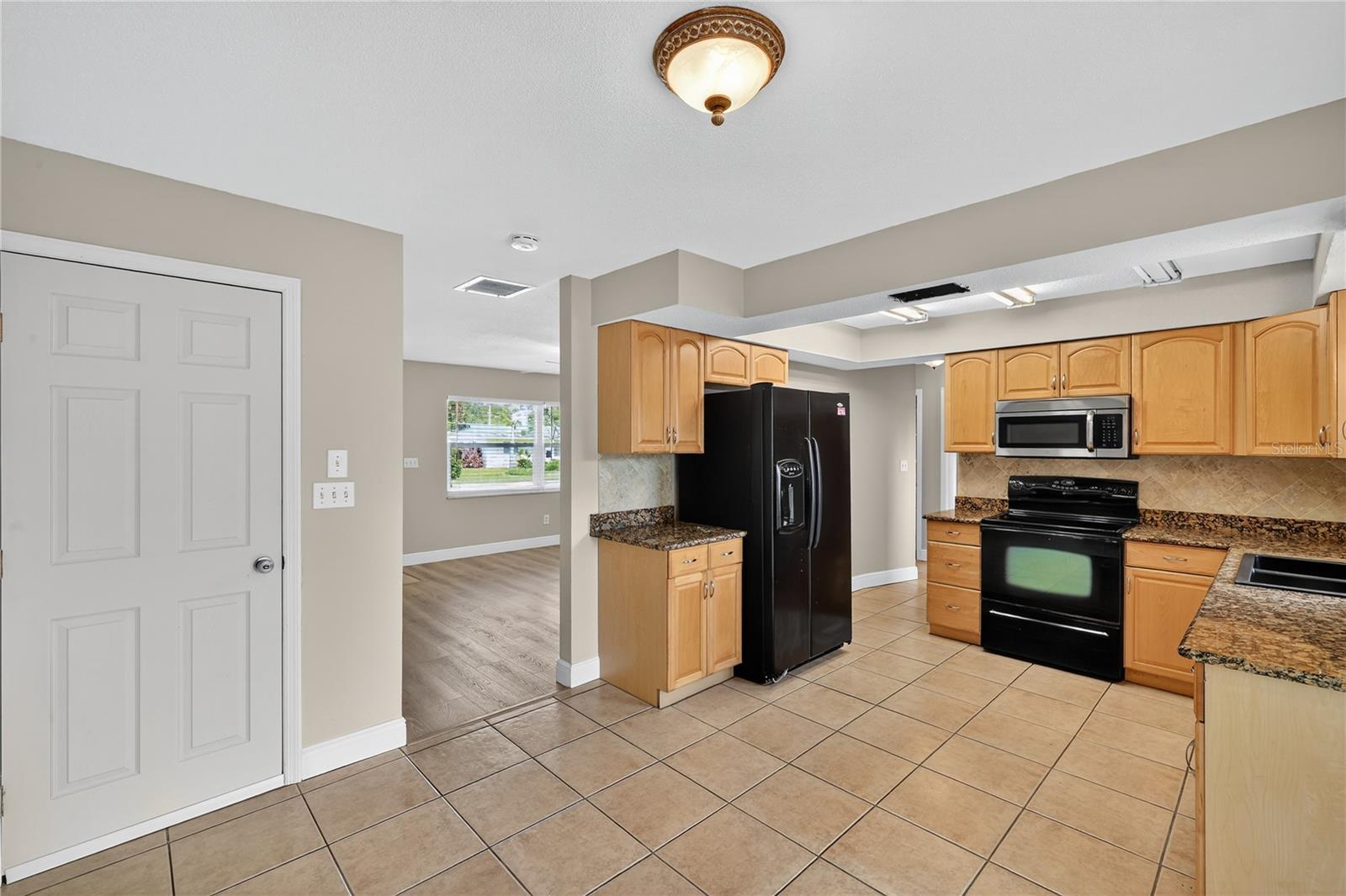 Image 6 of 39 For 14532 Sioux Avenue