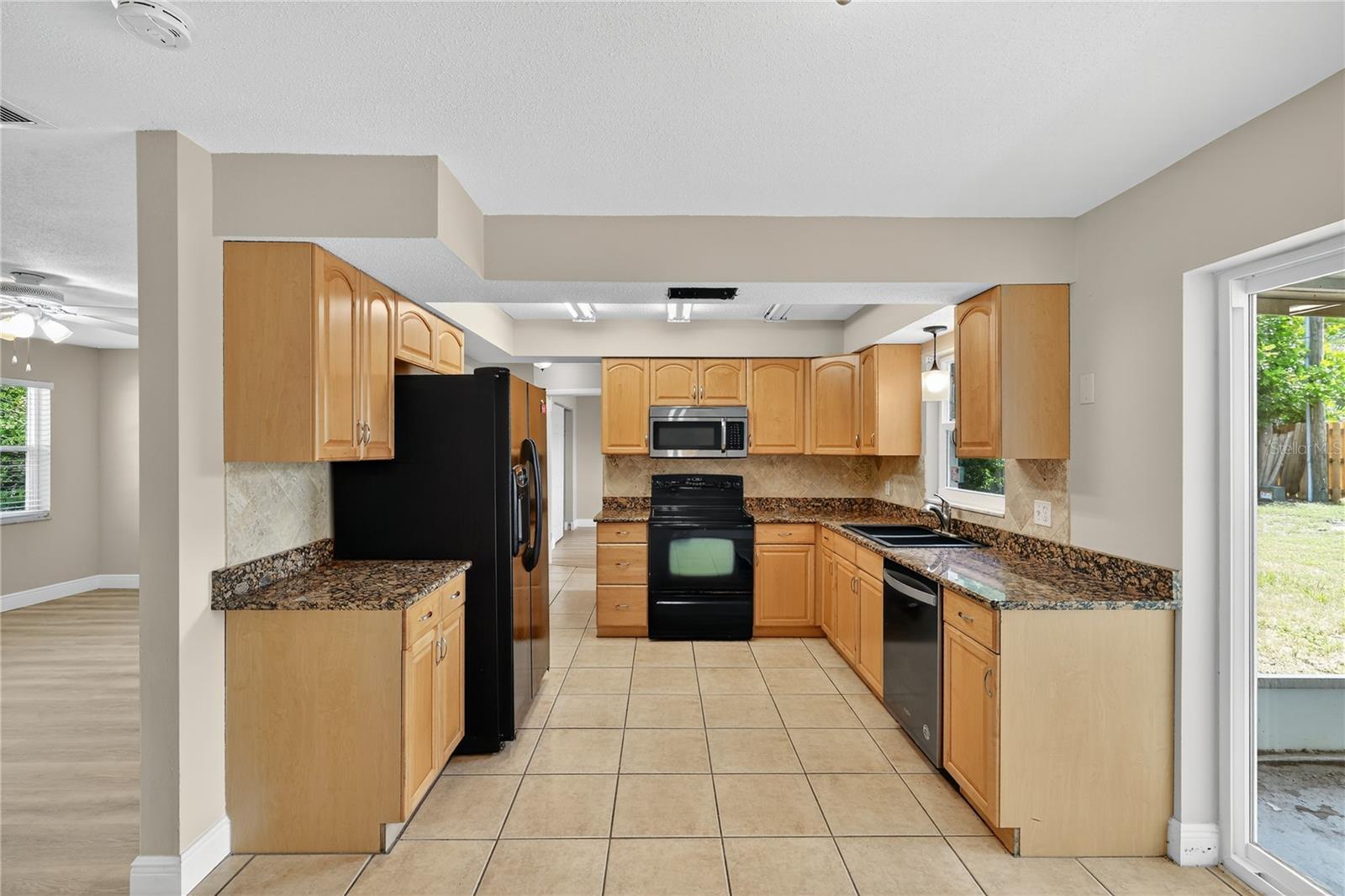 Image 7 of 39 For 14532 Sioux Avenue