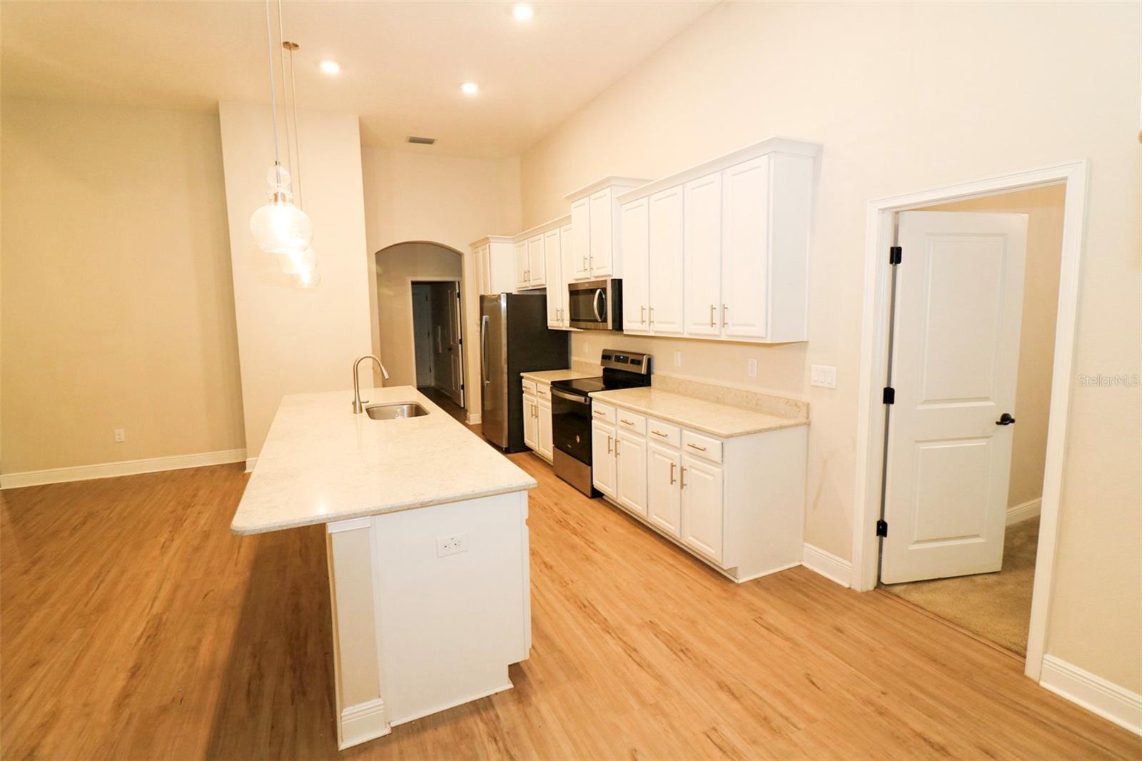 Image 18 of 40 For 27065 Sora Boulevard