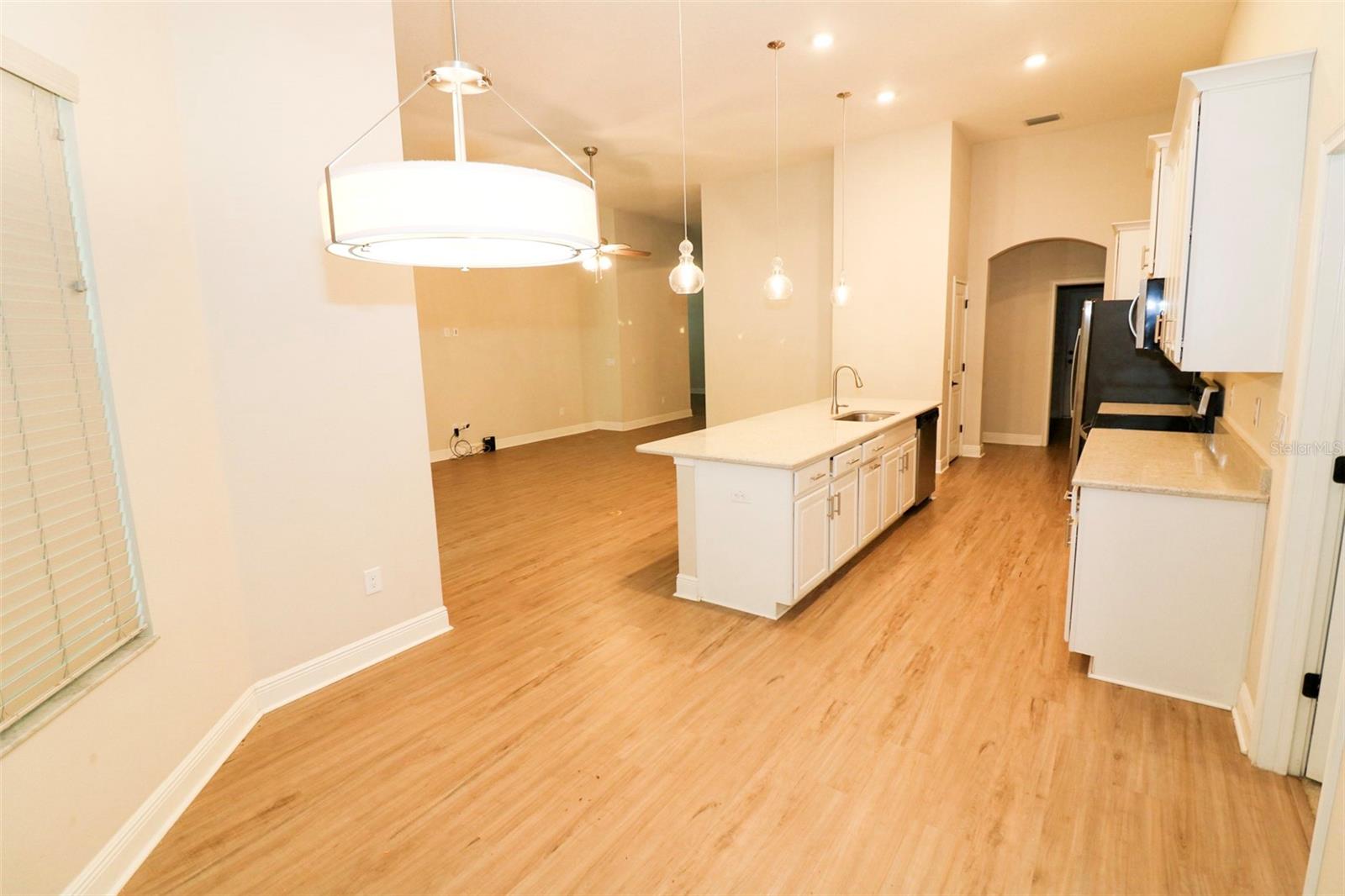 Image 19 of 40 For 27065 Sora Boulevard
