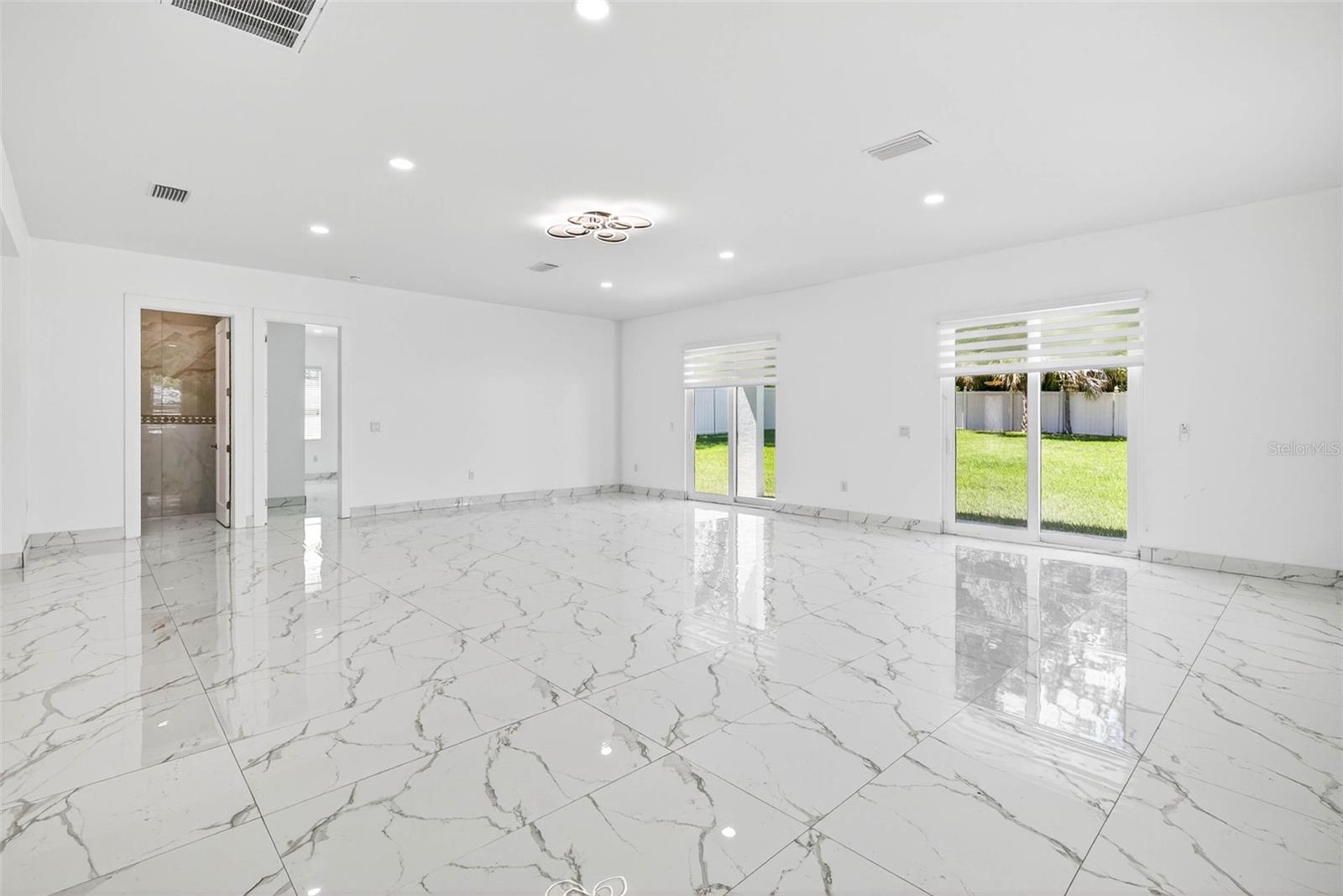 Image 37 of 60 For 216 Glen Arven Avenue