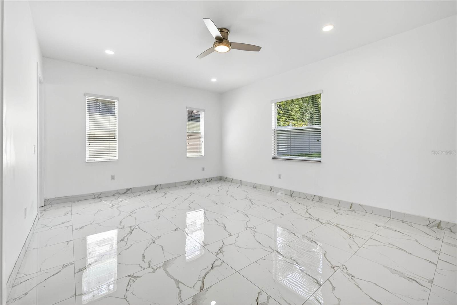 Image 39 of 60 For 216 Glen Arven Avenue